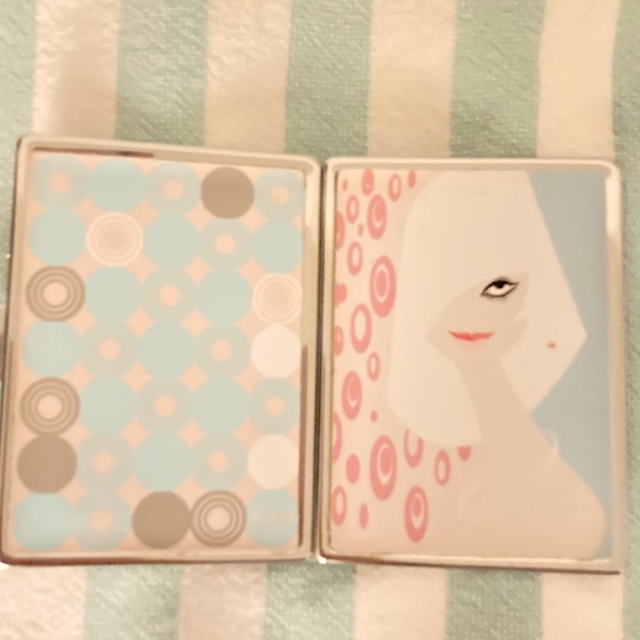 NWT ID Holder ~ Card Holder ~ Little Metal Box - Picture 15 of 16